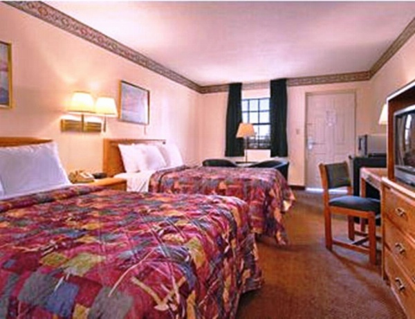 Days Inn by Wyndham Brownsville image 10