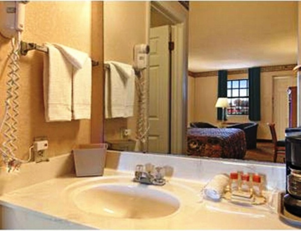 Days Inn by Wyndham Brownsville image 16