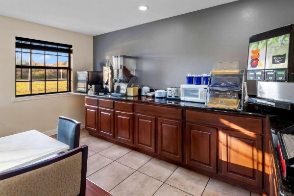 Days Inn by Wyndham Brownsville image 25