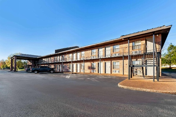 Days Inn by Wyndham Brownsville image 3